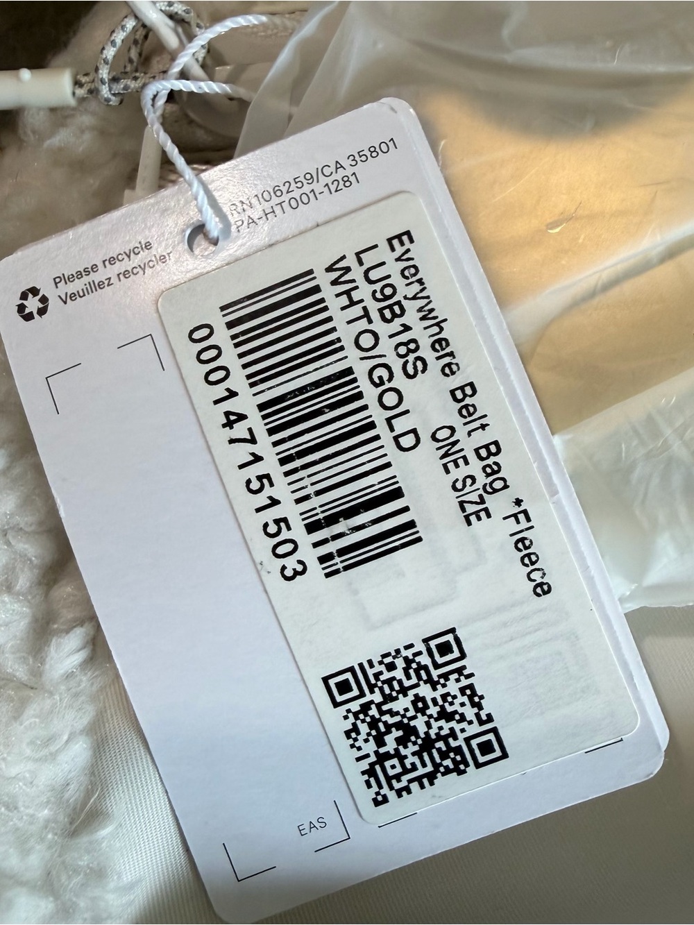 NEW Lululemon everywhere Belt bag fleece white gold - Picture 6 of 9